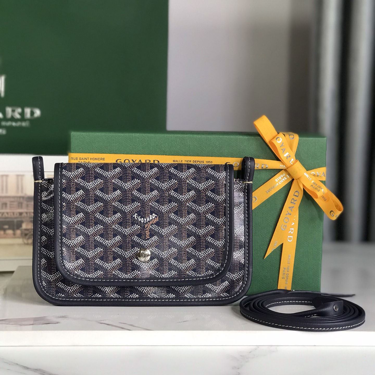 Go*ard clutch bags